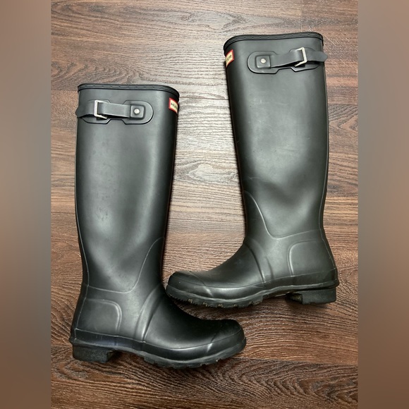 Hunter rain boots - size 8 - Picture 2 of 9